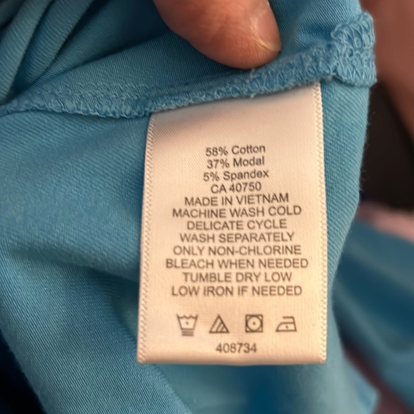 Sale 🌟🛍️🛍💕Isaac Mizrahi Blue long Sleeves Top - Picture 6 of 6